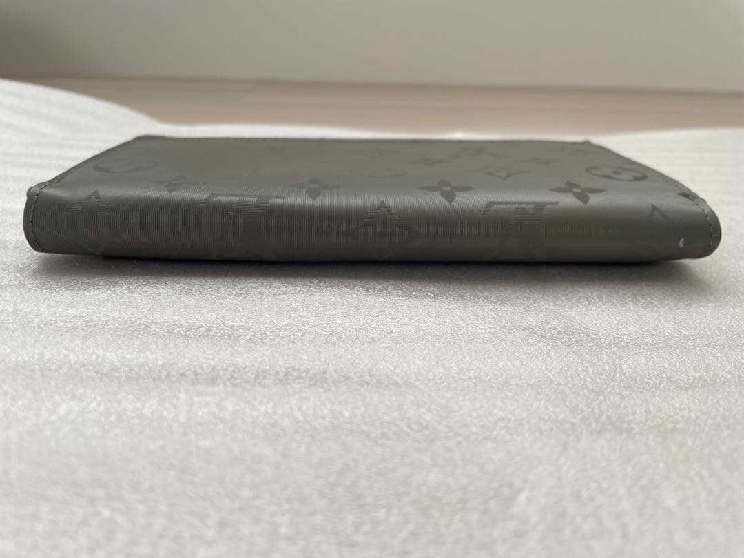 ルイヴィトン ポルトフォイユ コスモス モノグラムチタニウム 長財布 ウォレット