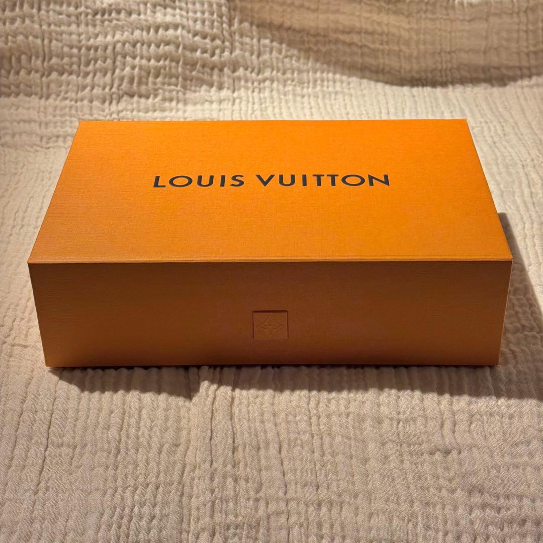ルイヴィトン　マフラー・オンリー LV・ミニ コンフィ