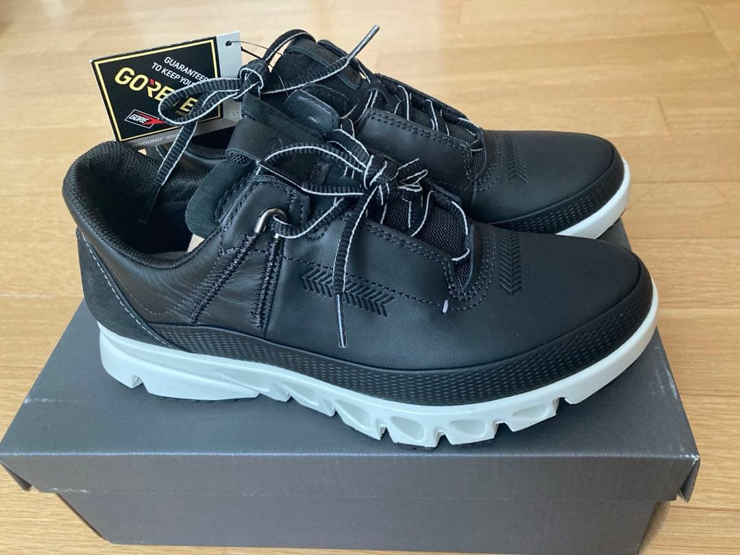 【新品】ecco レディース　シューズ　ゴアテックス　スニーカー　24.5