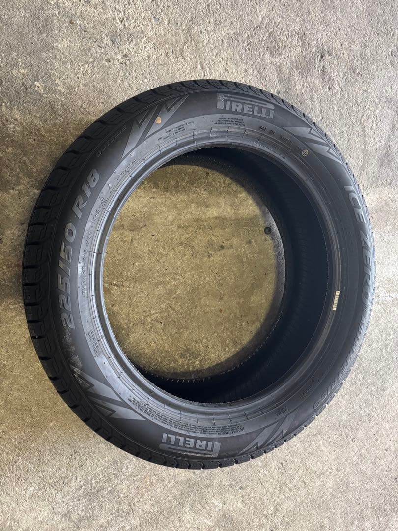 Pirelli スタッドレスタイヤ 225/50 R18