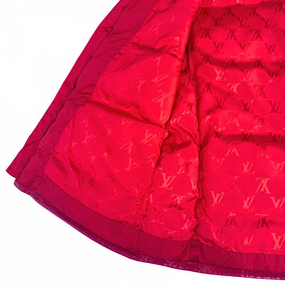 みみ ルイヴィトン ダウンベスト 38 LVロゴ 赤