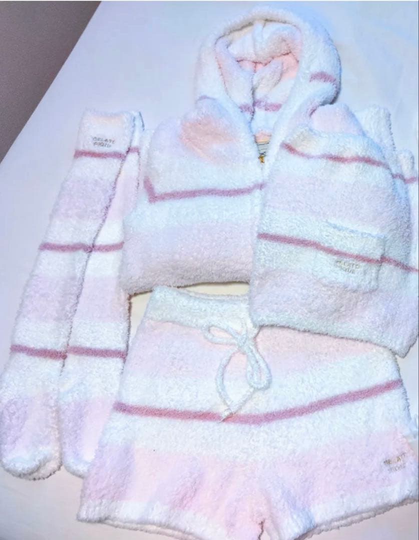 ジェラートピケ のモコモコフード付きルームウェアセットです☆