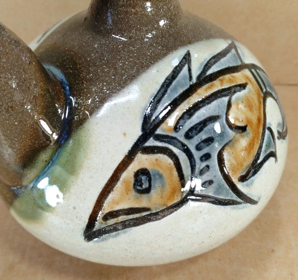 大傑作【本物保証】金城次郎 壷屋焼 カラカラ(魚2匹) 共箱 人間国宝 美品 栞