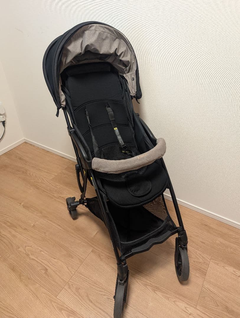 純正サンシェード付 ビングルBB3 グレージュ　アカチャンホンポ限定モデル