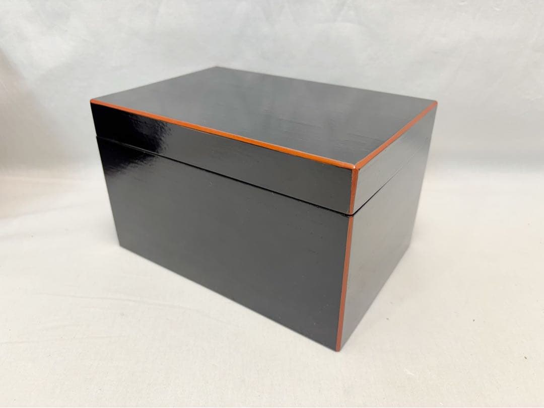 ほぼ未使用 茶道具 黒面朱利休茶箱 セット 茶碗 棗 茶筅 振出 巾筒 香合紙箱