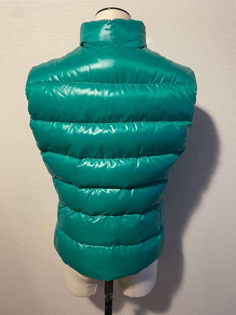 【美品】【MONCLER】モンクレール　ダウンベスト　エメラルドグリーン