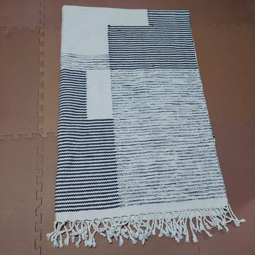 ZARA  コットン製 白と紺ストライプラグ 150×200cm