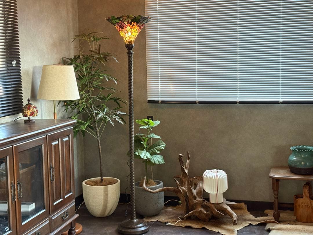 ステンドグラス　トールランプ　フロアランプ　レトロ　照明　間接照明　nZ