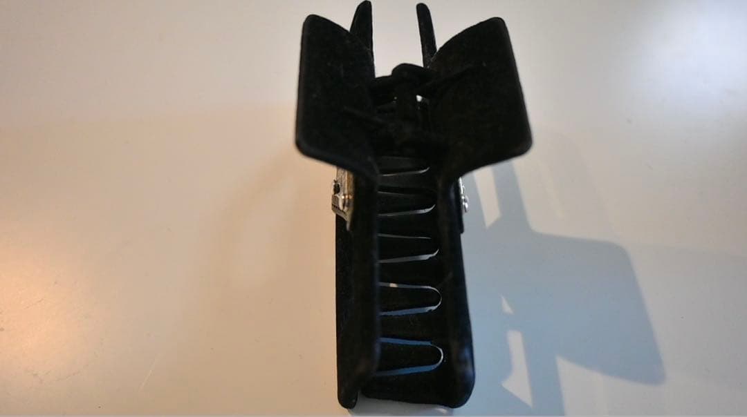 最終値下げPRADA ブラック ヘアクリップ ベルベット