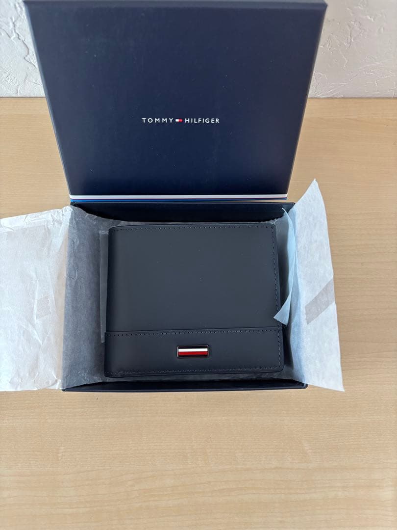  　二つ折り財布　【新品未使用】