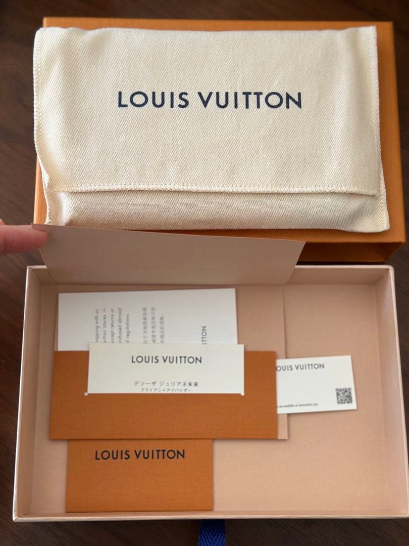 【超美品】Louis Vuittonパスポートカバー クーヴェルテュール NM