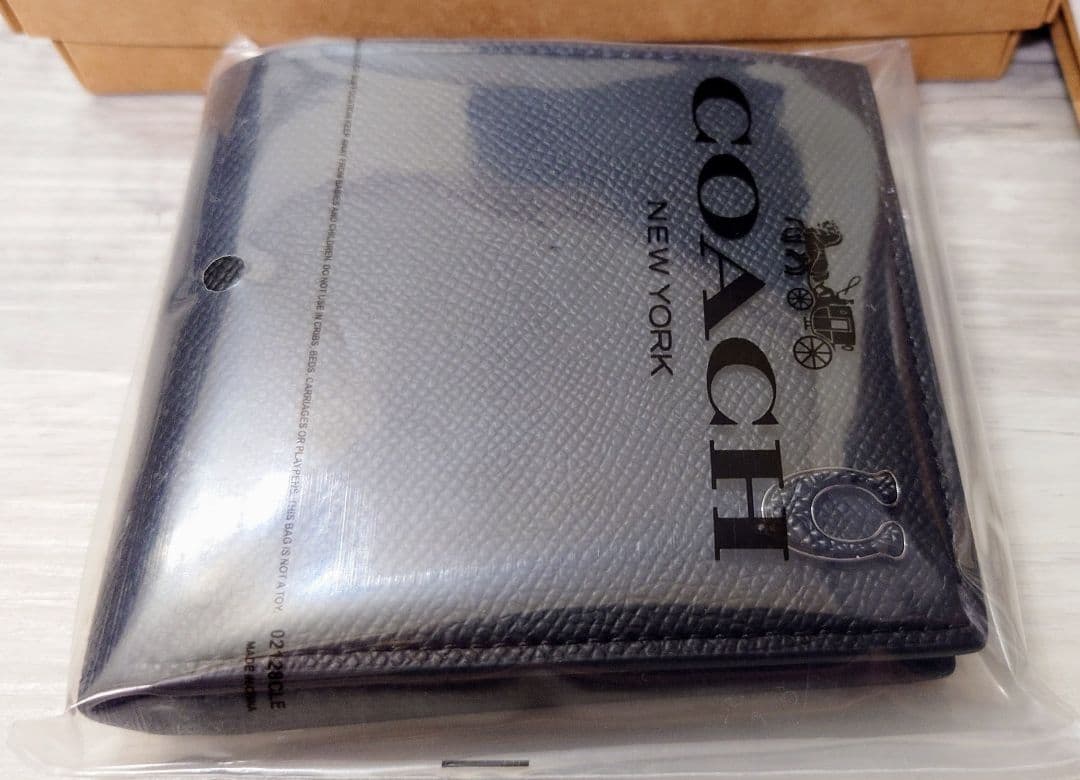 新品未使用品 COACH コーチ 二つ折り財布 ブラック CJ883 Cロゴ