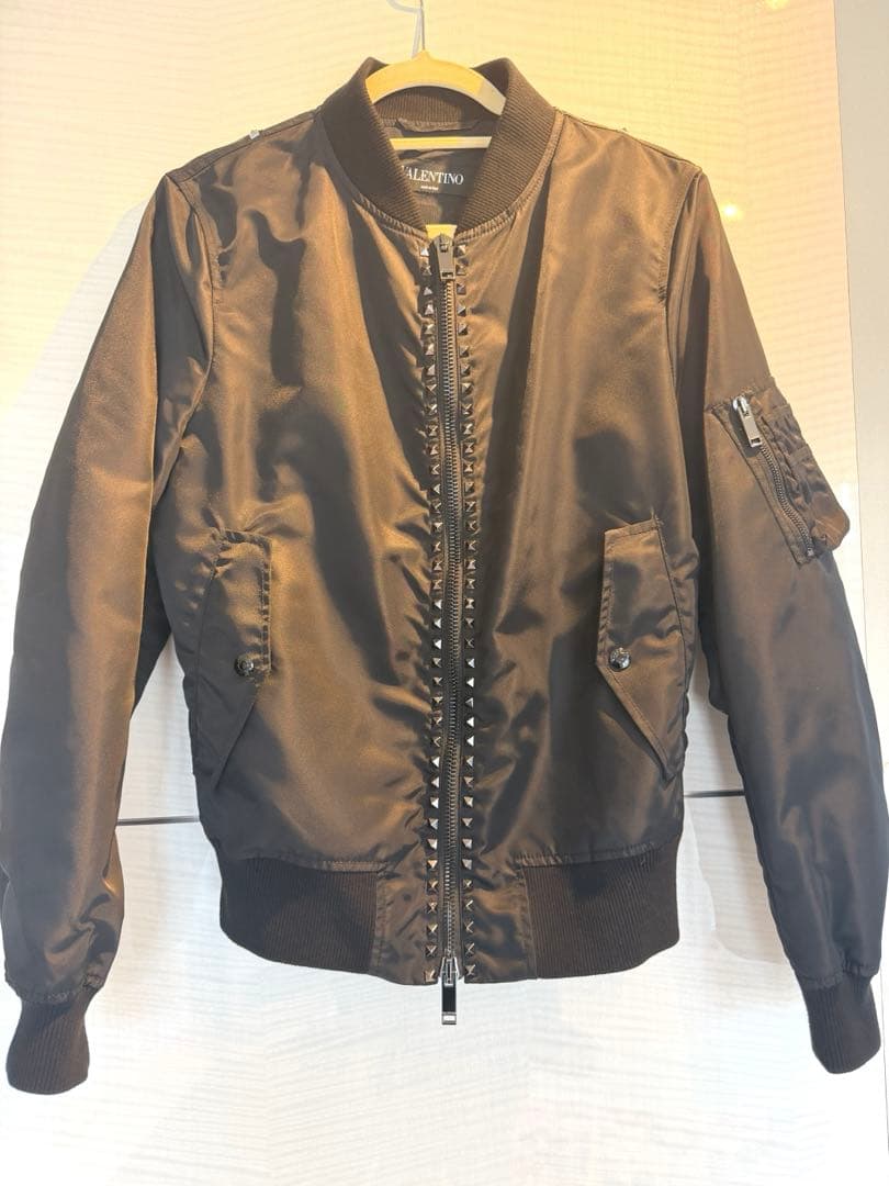 VALENTINO スタッズ付きブラックボンバージャケット早い物勝ち‼️