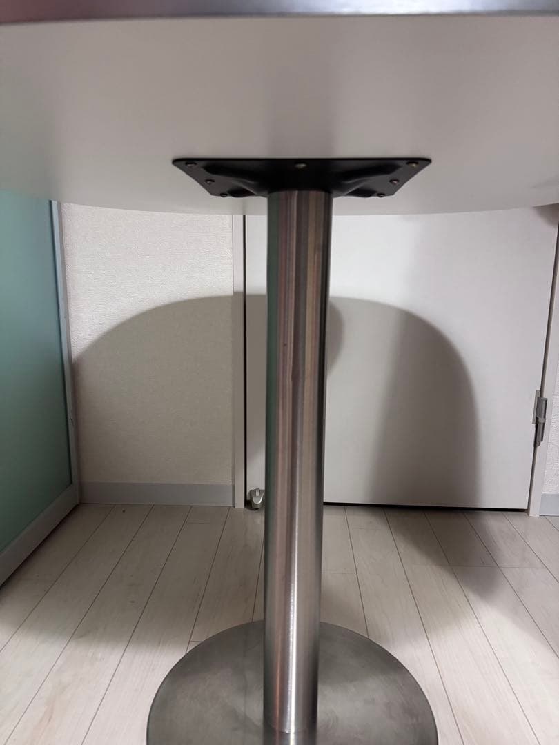 【1/20まで出品】ラウンドスクエアダイニングテーブル 800mm 脚に凹みあり