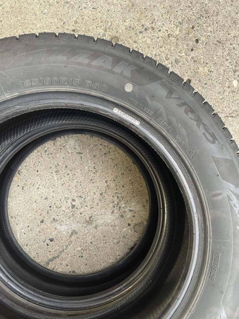 ブリヂストン VRX3スタッドレスタイヤ 15インチ 2本