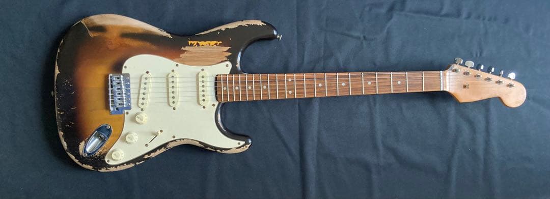 早い者勝ち　#16ストラトキャスタータイプ　ニトロセルロースラッカー塗装