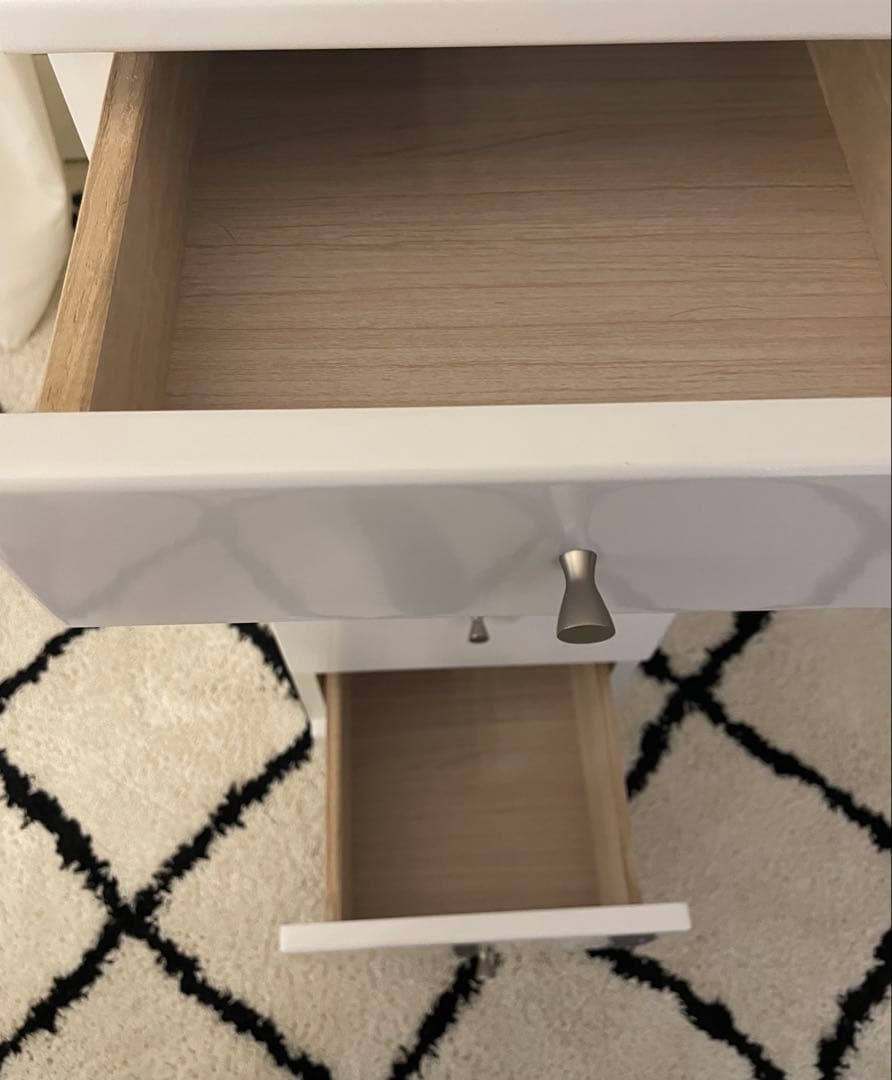 美品ニトリホワイト 5段チェスト