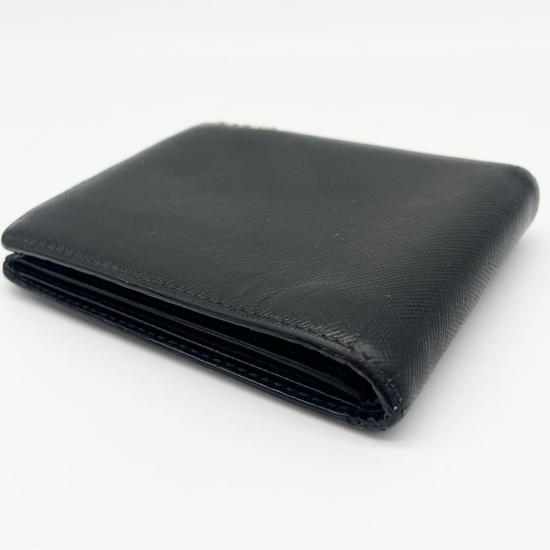 PRADA サフィアーノ　二つ折り財布　レザー　ブラック　ロゴ有り