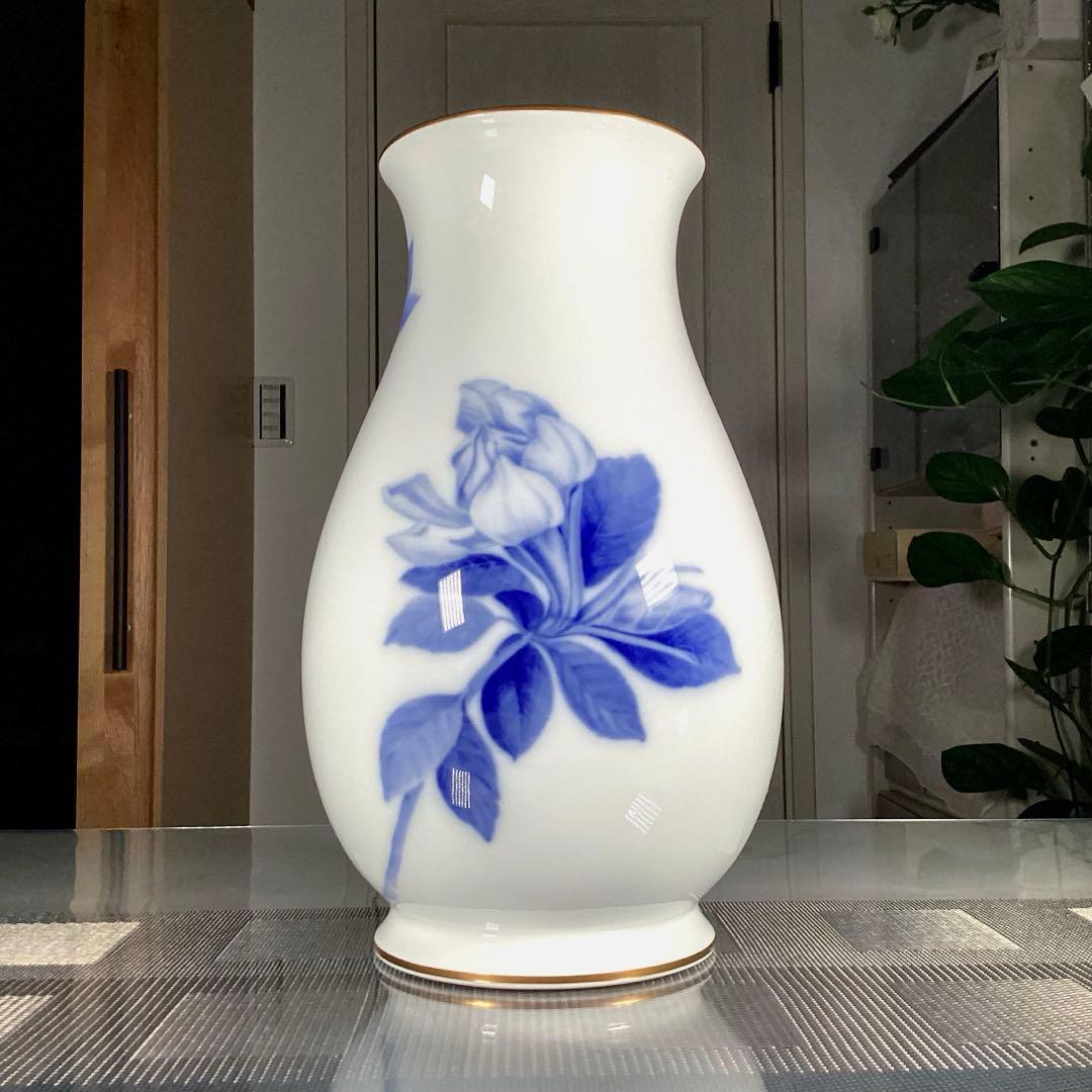 『感謝祭うー特価』　大倉陶園　『ブルーローズ』　花瓶　廃盤品