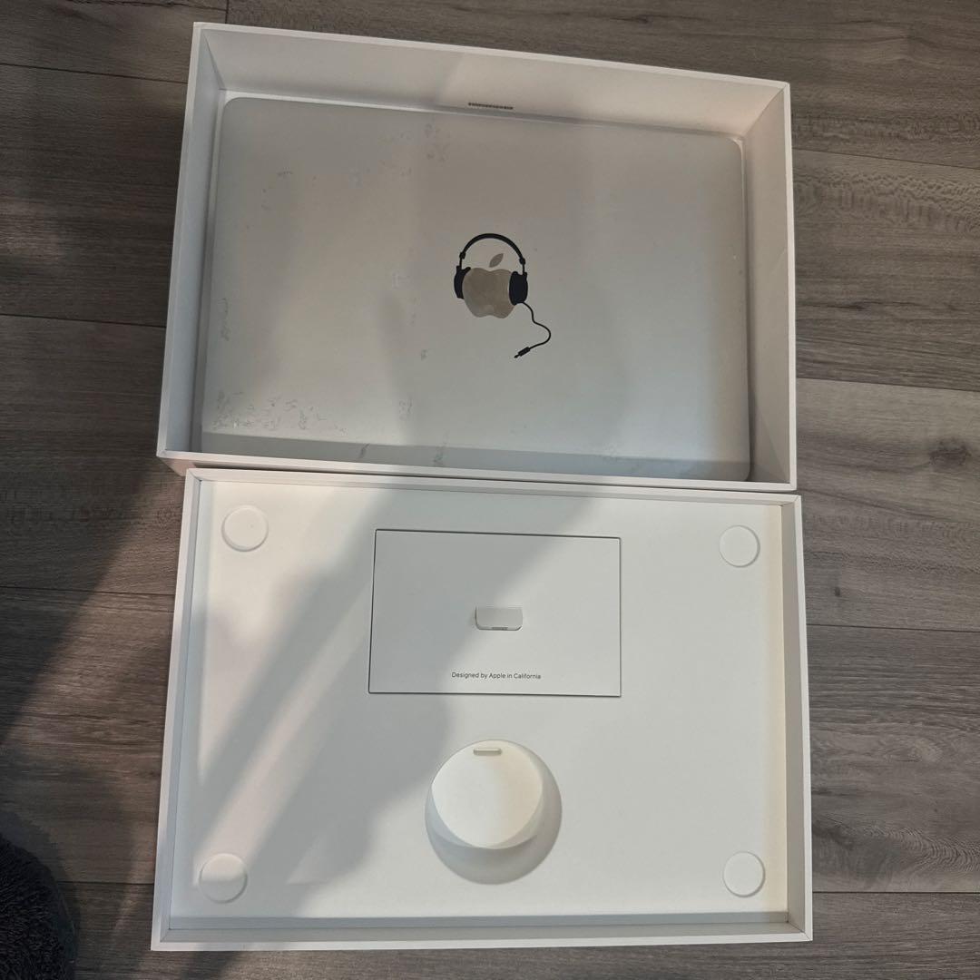 MacBook Air 2018 13インチ シルバー バッテリー状態良好