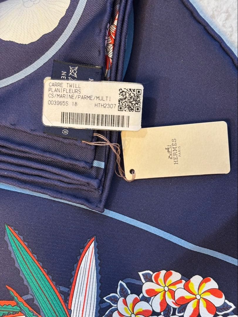 HERMES スカーフ カレ90 プラニフルール　新品