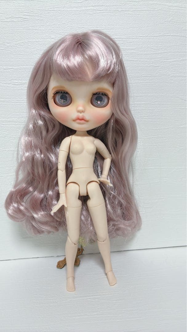 アイシードール　ピンクグレーヘア