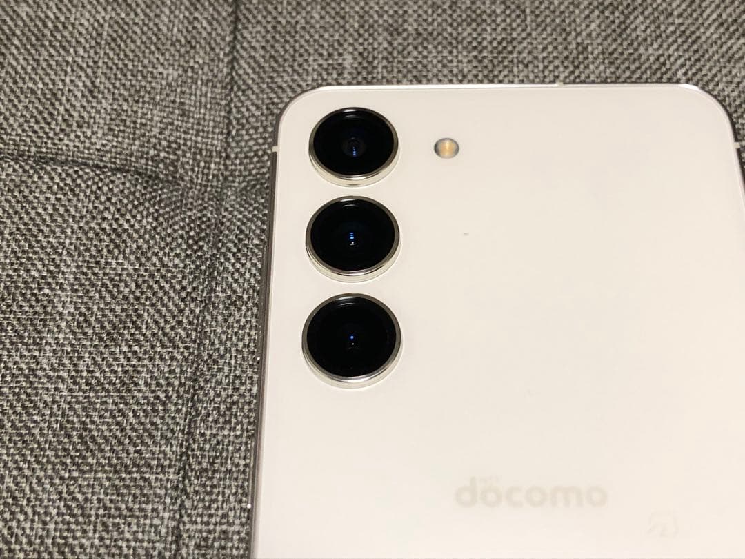 Samsung Galaxy S23 docomo ホワイト
