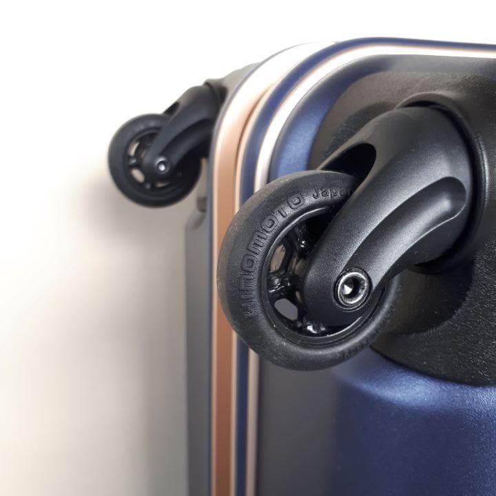 【未使用】スーツケース Mサイズ フレームタイプ 64L 4.3kg プラスワン