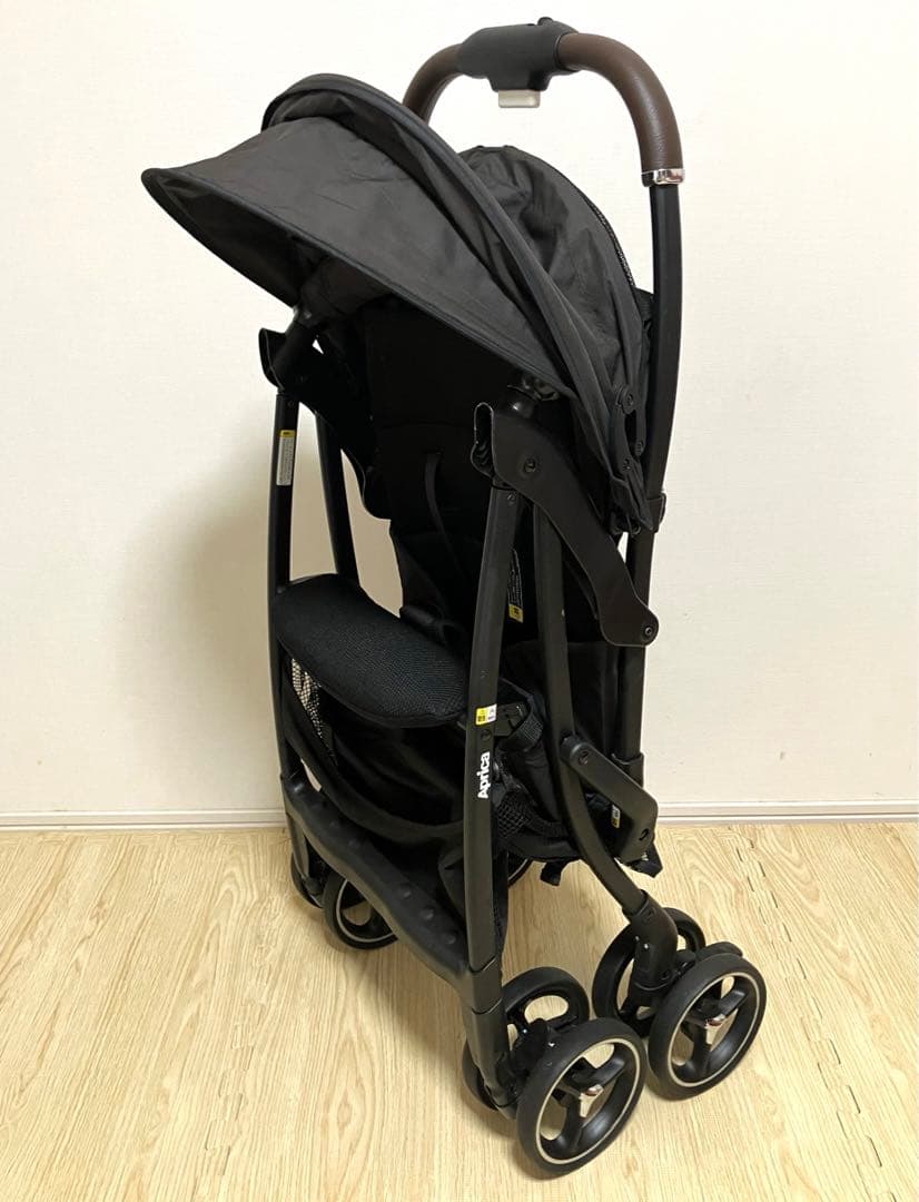 美品 送料無料 アップリカ マジカルエアーフリー 4輪フリー B型ベビーカー
