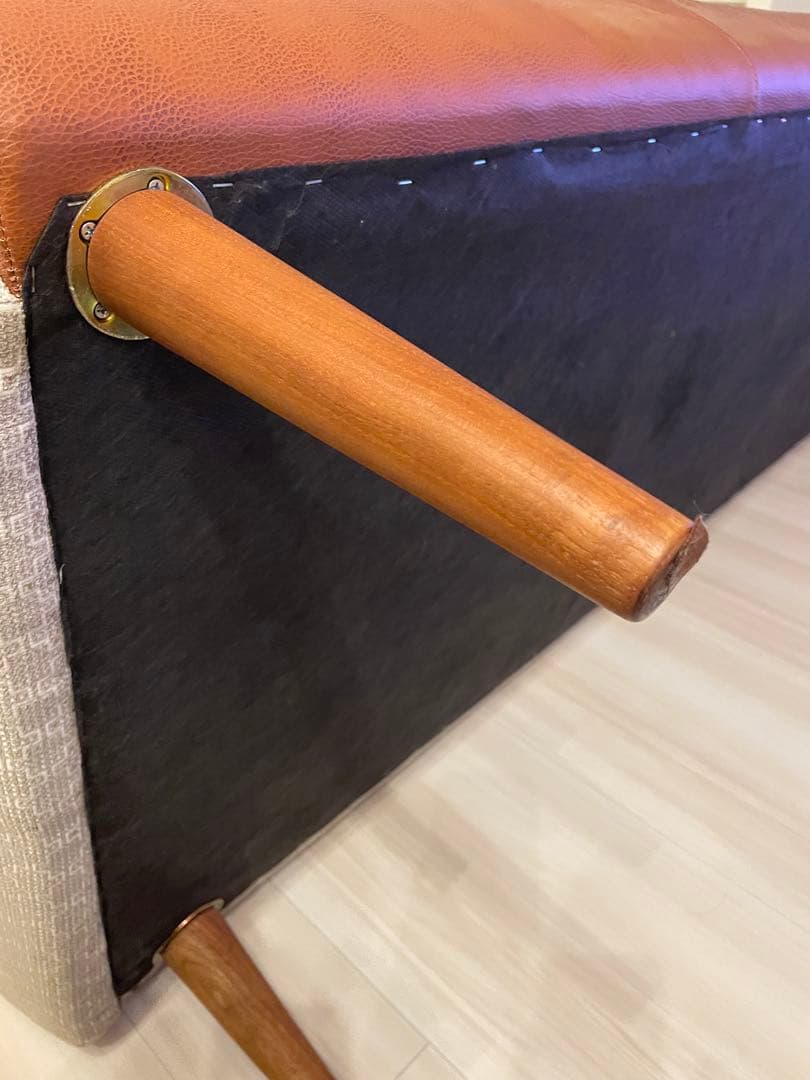 北欧デザイン　ソファ　3人掛け　ウォールナット