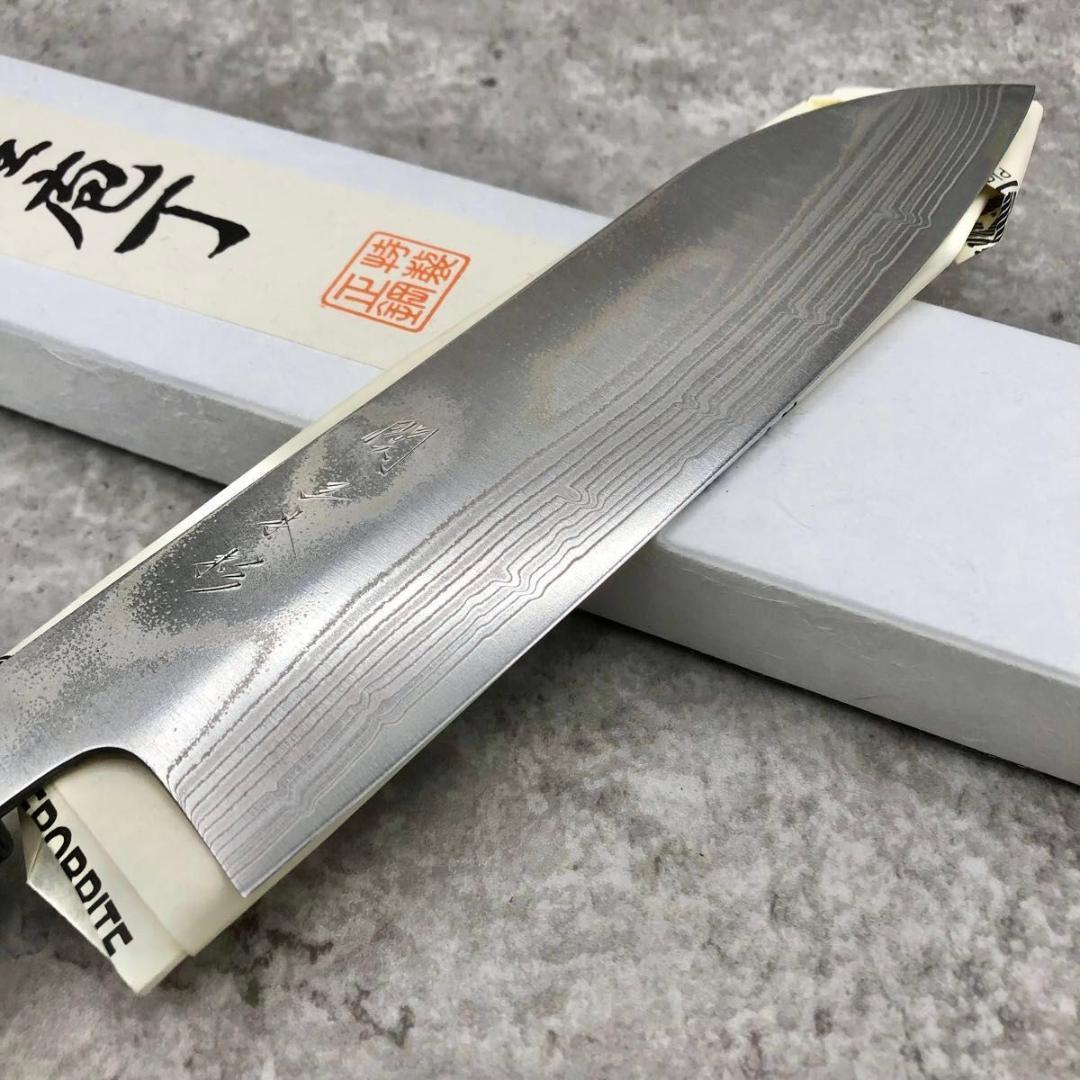 未使用 高級 白2鋼 関三本杉 ダマスカス 墨流し 三徳包丁 170㎜ 水牛柄