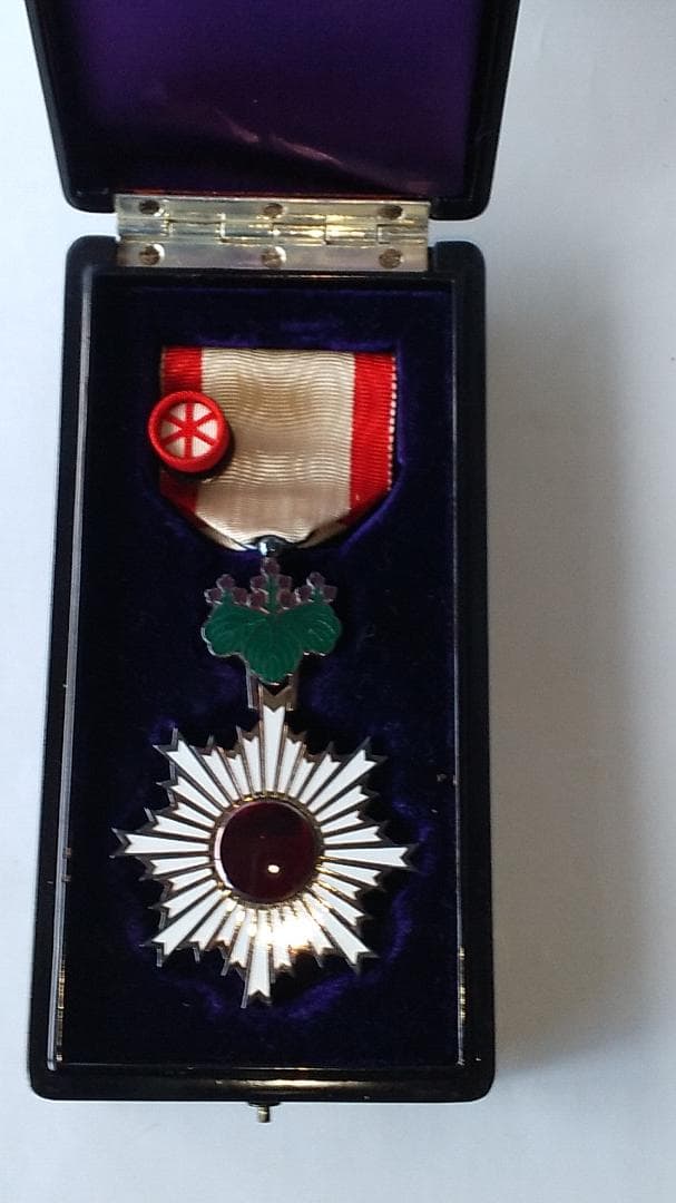 旭日単光章 勲六等単光旭日章 勲章 ミリタリー ミリタリーグッズ 旧日本軍 美品