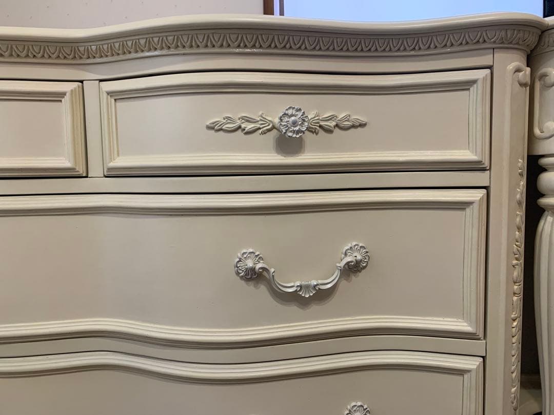 ジェシカ マクリントック　ホワイト　チェスト　白　輸入　家具　タンス