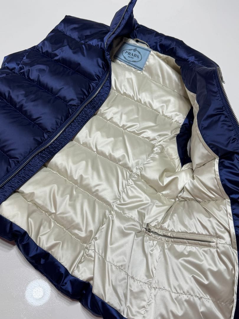 【新品同様】PRADAレディースダウンベスト
