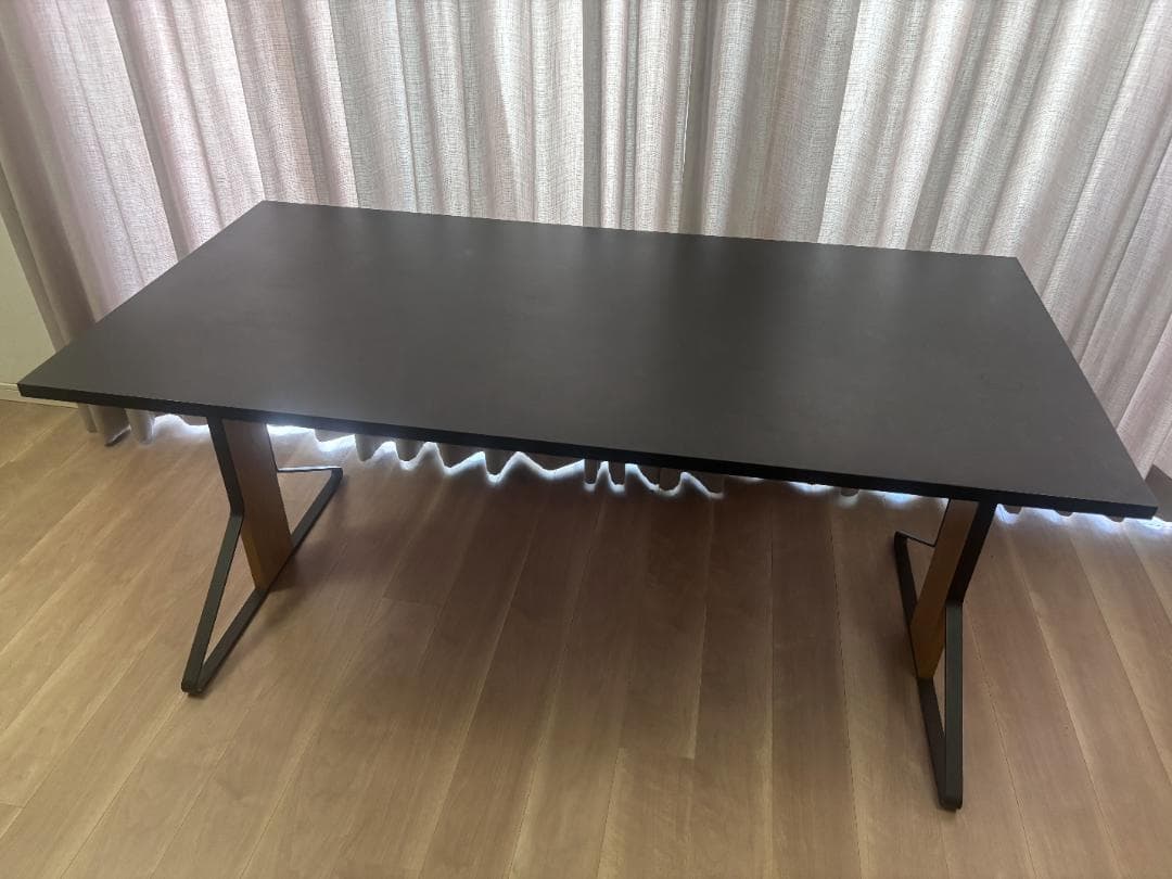 送込 Kaari Table カアリ テーブル ブラックリノリウム REB012