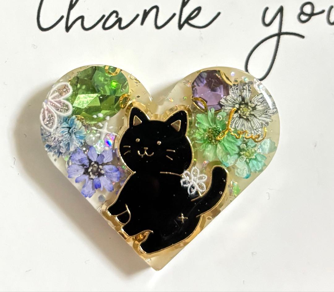 再販不可。黒猫♡ハートレジンヘアゴムブローチ