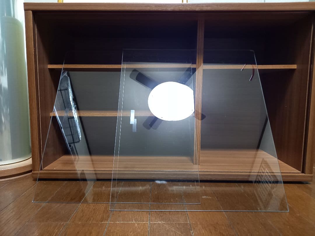 ナチュラル　モダン　木製　硝子扉　ウッド　ディスプレイ　キャビネット　壁掛け金具