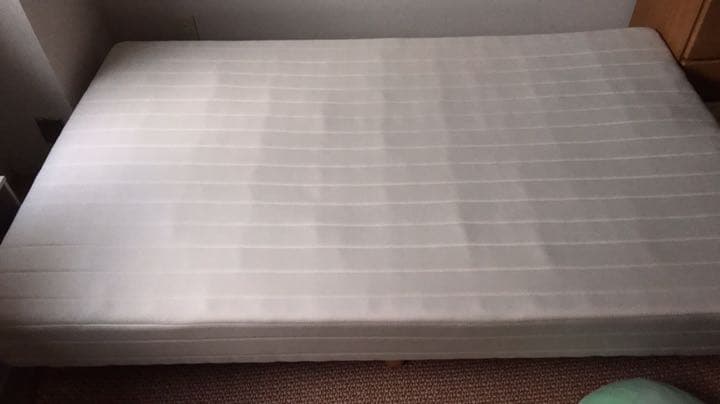 脚付きセミダブルベッド　引取可能期間12月19日〜12月23日