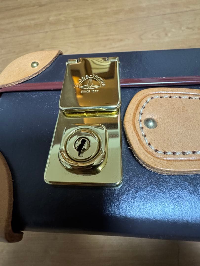 GLOBETROTTER 1897グローブトロッター スリムアタッシュ 紺