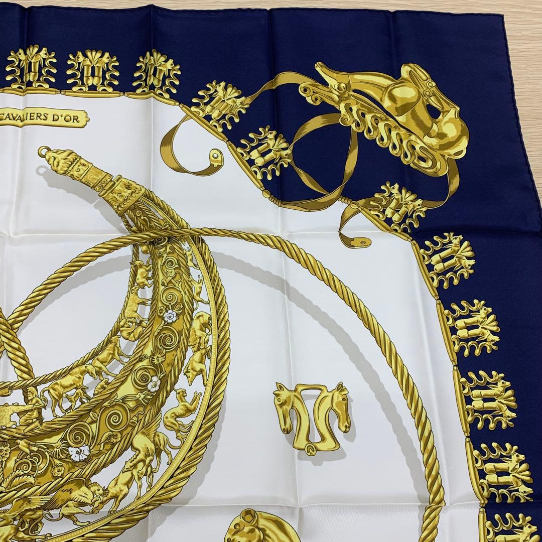 HERMES カレ90 LES CAVALIERS D'OR シルクスカーフ