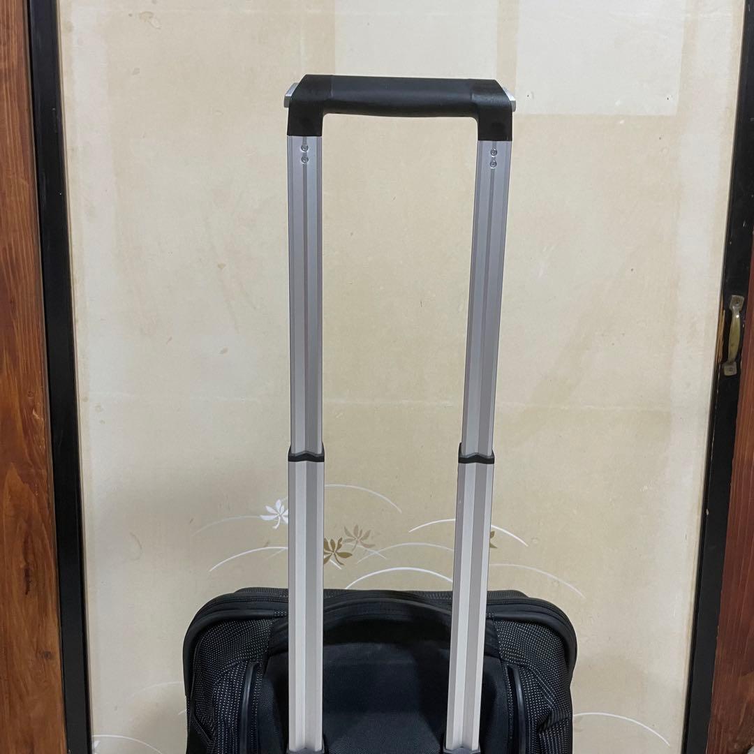 【即完売品】【美品】 THULE キャリーケース　CROSSOVER 38L