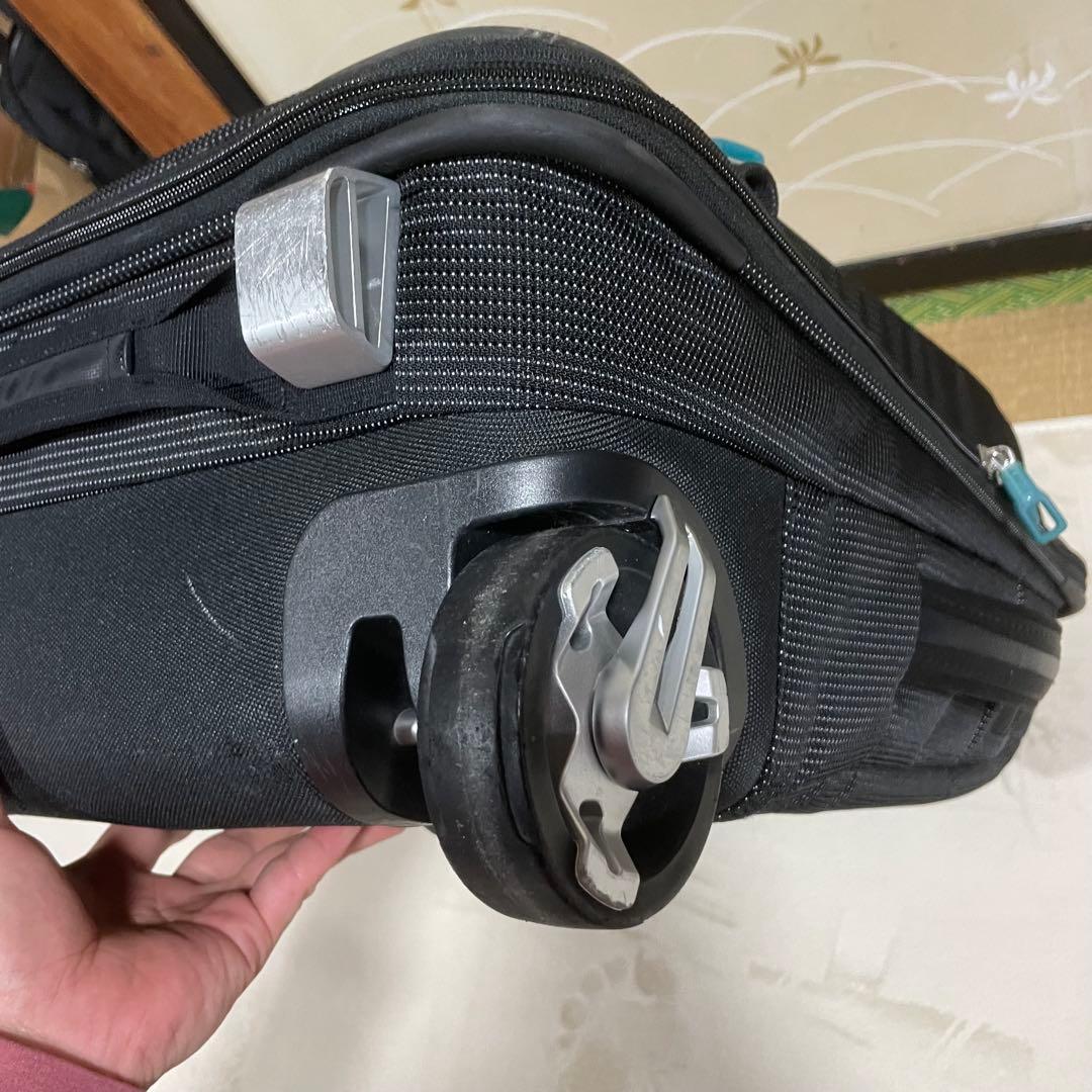 【即完売品】【美品】 THULE キャリーケース　CROSSOVER 38L