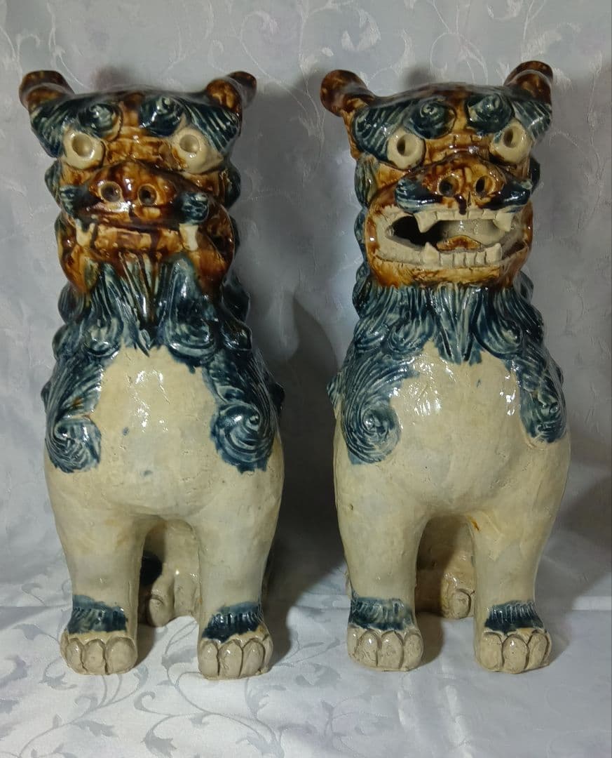 シーサー　38cm高　大型　陶器製 獅子の置物 青白