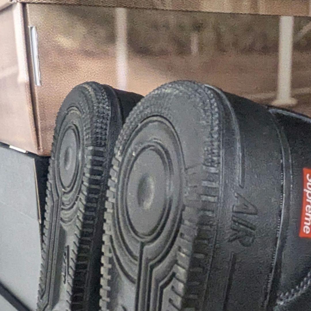 Supreme × Nike Air Force 1 Mid \\\\"Black