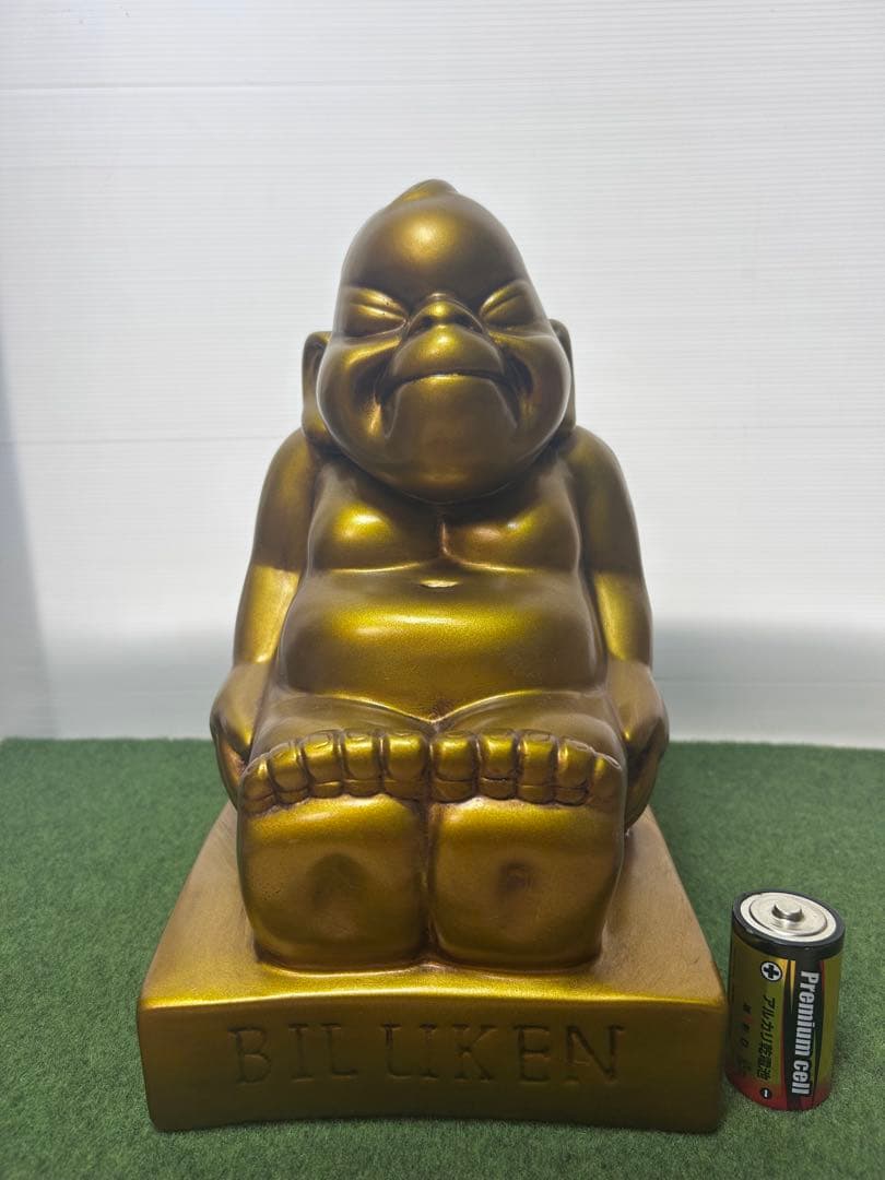 「ゴールド仕上げのモダン・ビリケン像（オブジェ）」