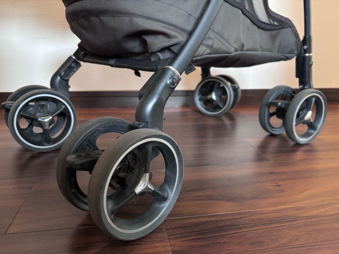 【美品即発送】アップリカ Aprica ラクーナクッションフリー AB上位モデル