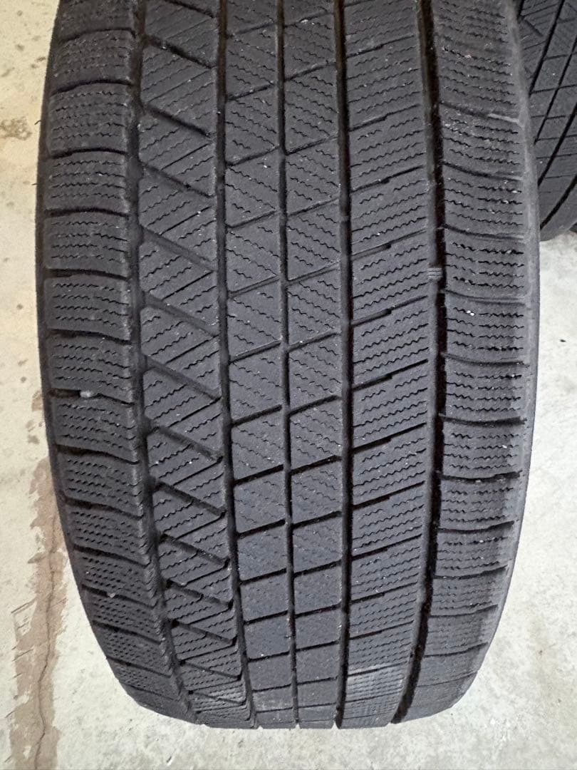 ブリヂストン　235/45R18 VRX3