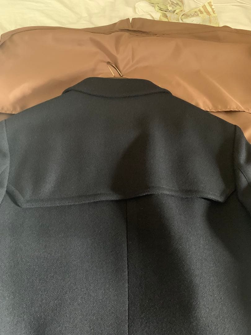 グッチ・ウールトレンチコート（美品、ブラック、サイズ46）