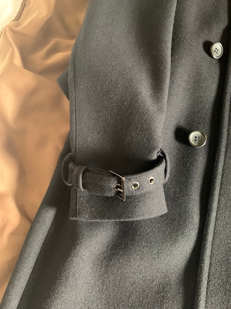グッチ・ウールトレンチコート（美品、ブラック、サイズ46）