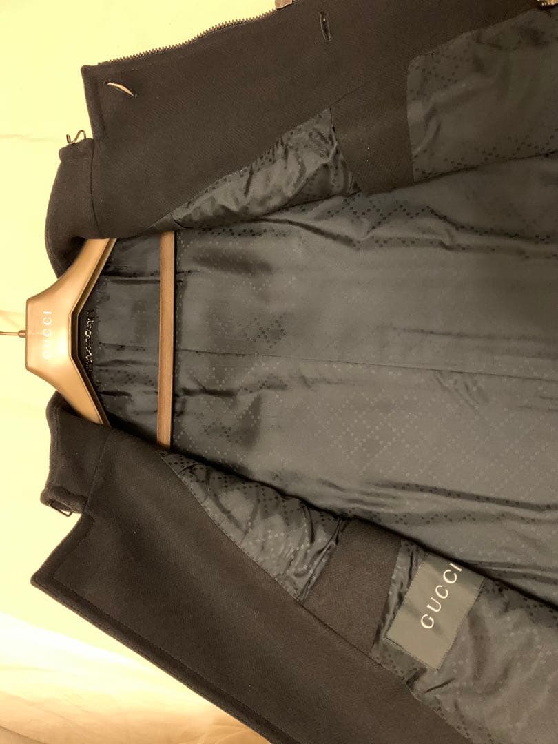 グッチ・ウールトレンチコート（美品、ブラック、サイズ46）